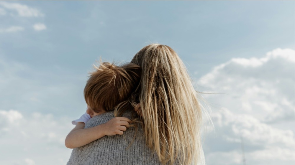 Οι απλές αλλά "μαγικές" φράσεις που κάνουν τα παιδιά να ακούν τους γονείς